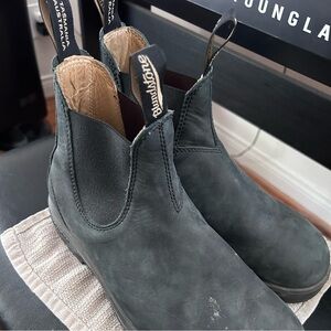 Men’s suede blundstone Chelsea boots